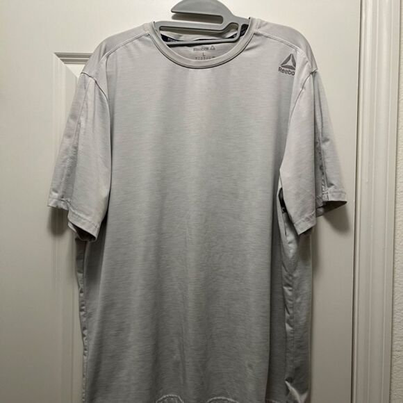 Reebok Short Sleeve Shirt Size XL Light Gray EUC - Picture 4 of 5